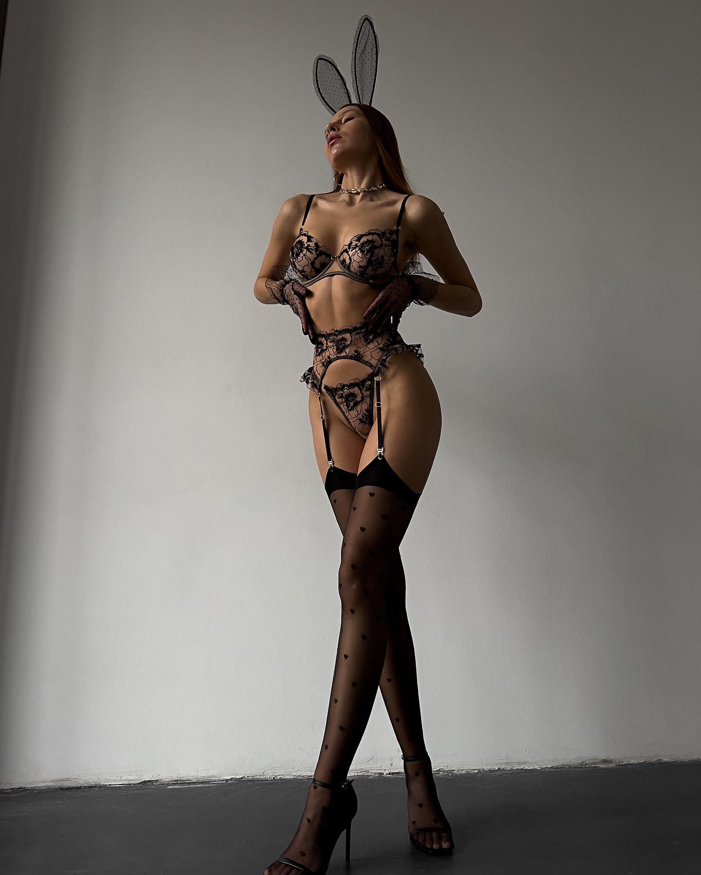 Ellolace Fancy Lingerie Floral Lace Underwear Seamless Bra 3-Piece Sheer Bra And Panty Ruffle Garter Brief Sets Luxury Intimate