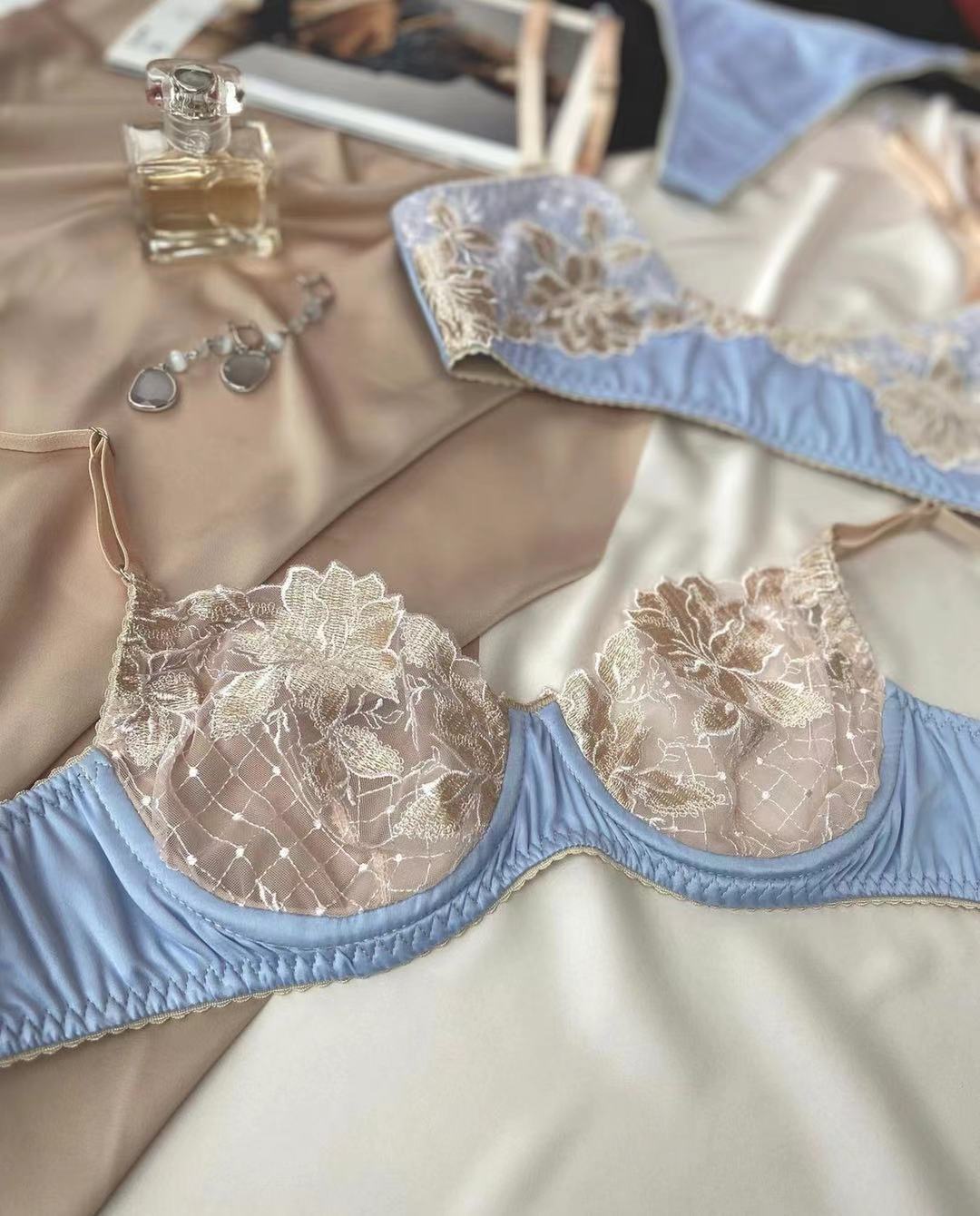 Ellolace Sexy Lingerie Lace Embroidery Erotic Underwear Set Underwire Push Up Bra Brief Sets with Garters Fancy Sensual Outfit