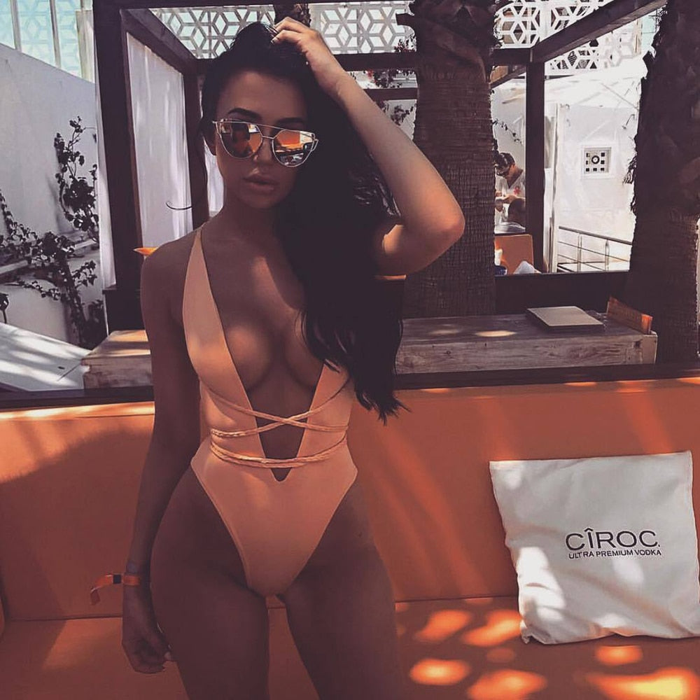 العميق الخامس الرقبة بيكيني طقم سباحة حريمي الرسن ثوب السباحة 2020 Monokini سلسلة مثير ملابس السباحة قطعة واحدة عالية قطع ملابس السباحة