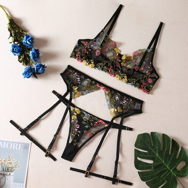 Lace Transparent Embroidery 3-Piece Garters Short Skin Care Kits